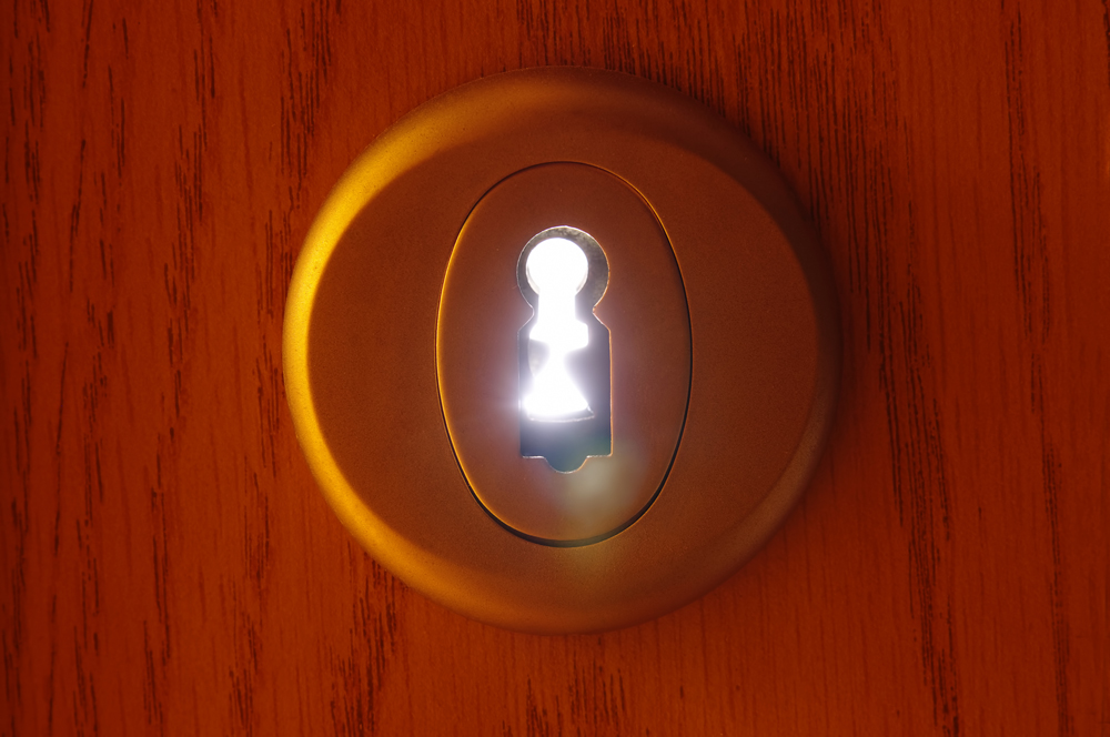 Light passing through a keyhole